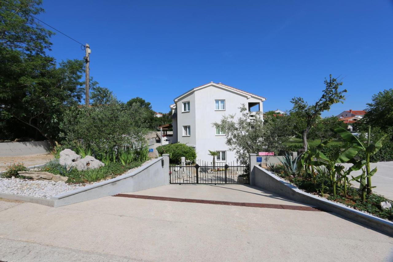 Apartments Mirjana Сило Экстерьер фото